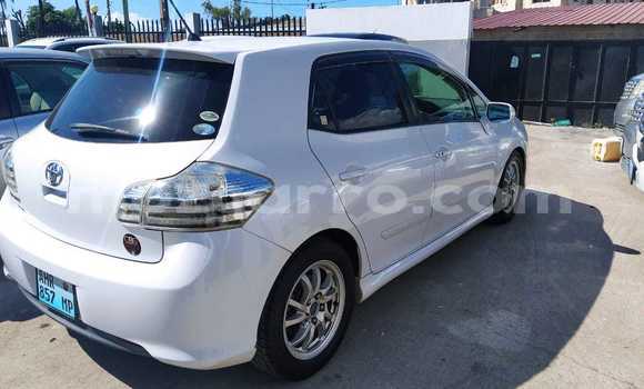Comprar Novo Toyota Blade Branco Carro em Maputo em Maputo Comprar Novo Toyota Blade Branco Carro em Maputo em Maputo