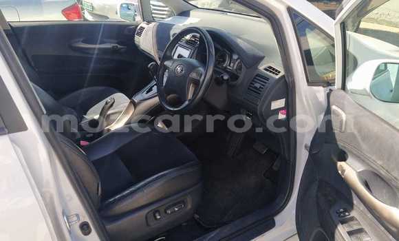 Comprar Novo Toyota Blade Branco Carro em Maputo em Maputo Comprar Novo Toyota Blade Branco Carro em Maputo em Maputo