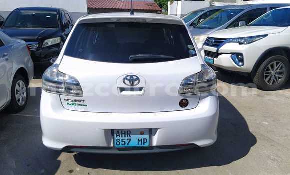 Comprar Novo Toyota Blade Branco Carro em Maputo em Maputo Comprar Novo Toyota Blade Branco Carro em Maputo em Maputo