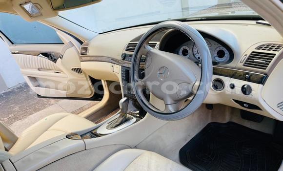 Comprar Usado Mercedes‒Benz E-Class Preto Carro em Maputo em Maputo Comprar Usado Mercedes‒Benz E-Class Preto Carro em Maputo em Maputo