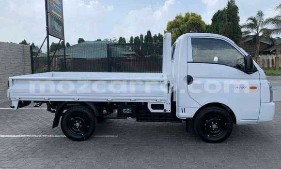Comprar Usado Hyundai H1 Branco Carro em Boane em Maputo Comprar Usado Hyundai H1 Branco Carro em Boane em Maputo
