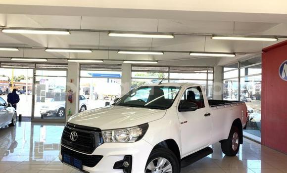 Comprar Usado Toyota Hilux Branco Carro em Espungabera em Manica Comprar Usado Toyota Hilux Branco Carro em Espungabera em Manica