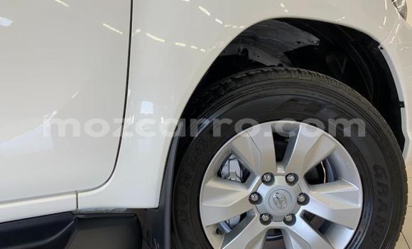 Comprar Usado Toyota Hilux Branco Carro em Espungabera em Manica Comprar Usado Toyota Hilux Branco Carro em Espungabera em Manica