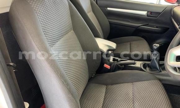 Comprar Usado Toyota Hilux Branco Carro em Espungabera em Manica Comprar Usado Toyota Hilux Branco Carro em Espungabera em Manica