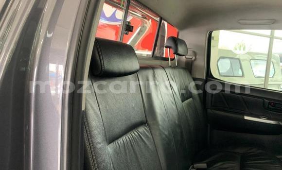 Comprar Usado Toyota Hilux Prata Carro em Beira em Sofala Comprar Usado Toyota Hilux Prata Carro em Beira em Sofala