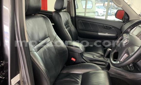Comprar Usado Toyota Hilux Prata Carro em Beira em Sofala Comprar Usado Toyota Hilux Prata Carro em Beira em Sofala