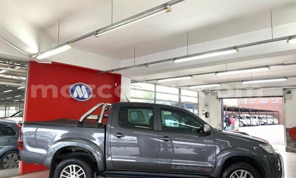 Comprar Usado Toyota Hilux Prata Carro em Beira em Sofala Comprar Usado Toyota Hilux Prata Carro em Beira em Sofala