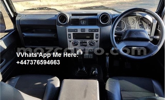 Comprar Usado Land Rover Defender Prata Carro em Maputo em Maputo Comprar Usado Land Rover Defender Prata Carro em Maputo em Maputo