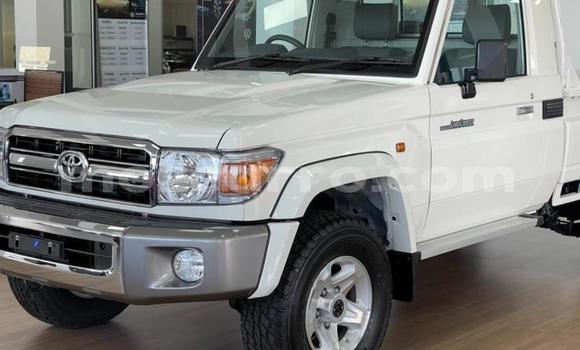 Comprar Usado Toyota Land Cruiser Prata Carro em Mabalane em Gaza Comprar Usado Toyota Land Cruiser Prata Carro em Mabalane em Gaza