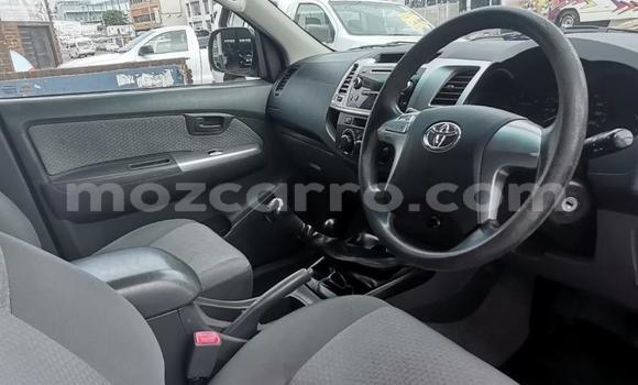 Comprar Usado Toyota Land Cruiser Prata Carro em Mabalane em Gaza Comprar Usado Toyota Land Cruiser Prata Carro em Mabalane em Gaza