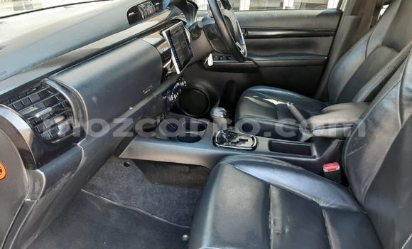 Comprar Usado Toyota Hilux Prata Carro em Maputo em Maputo Comprar Usado Toyota Hilux Prata Carro em Maputo em Maputo