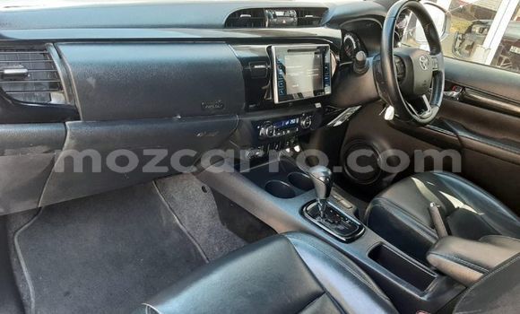 Comprar Usado Toyota Hilux Prata Carro em Maputo em Maputo Comprar Usado Toyota Hilux Prata Carro em Maputo em Maputo