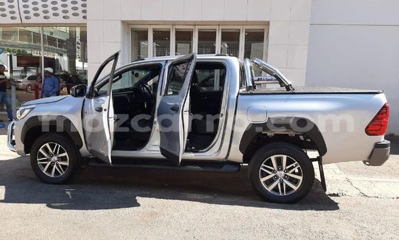 Comprar Usado Toyota Hilux Prata Carro em Maputo em Maputo Comprar Usado Toyota Hilux Prata Carro em Maputo em Maputo