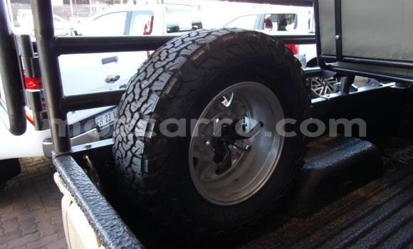 Buy Used Toyota Land Cruiser Brown Car in Beira in Sofala Buy Used Toyota Land Cruiser Brown Car in Beira in Sofala