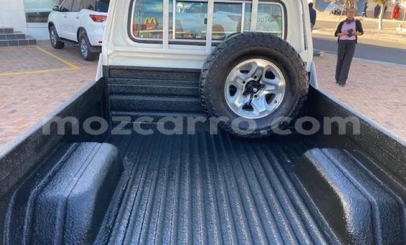 Buy Used Toyota Land Cruiser White Car in Beira in Sofala Buy Used Toyota Land Cruiser White Car in Beira in Sofala