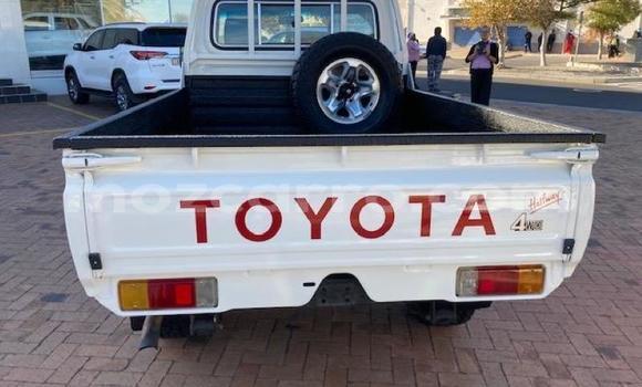 Buy Used Toyota Land Cruiser White Car in Beira in Sofala Buy Used Toyota Land Cruiser White Car in Beira in Sofala