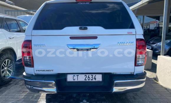 Comprar Usado Toyota Hilux Prata Carro em Beira em Sofala Comprar Usado Toyota Hilux Prata Carro em Beira em Sofala