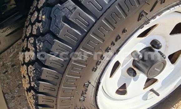 Buy Used Toyota Hilux Blue Car in Beira in Sofala Buy Used Toyota Hilux Blue Car in Beira in Sofala