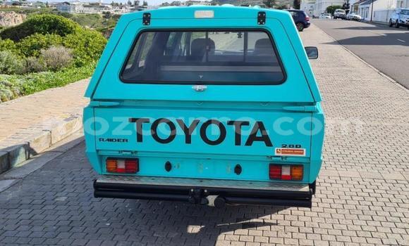 Buy Used Toyota Hilux Blue Car in Beira in Sofala Buy Used Toyota Hilux Blue Car in Beira in Sofala