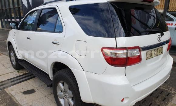 Buy Used Toyota Fortuner White Car in Beira in Sofala Buy Used Toyota Fortuner White Car in Beira in Sofala