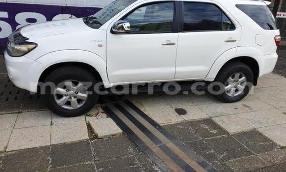 Buy Used Toyota Fortuner White Car in Beira in Sofala Buy Used Toyota Fortuner White Car in Beira in Sofala