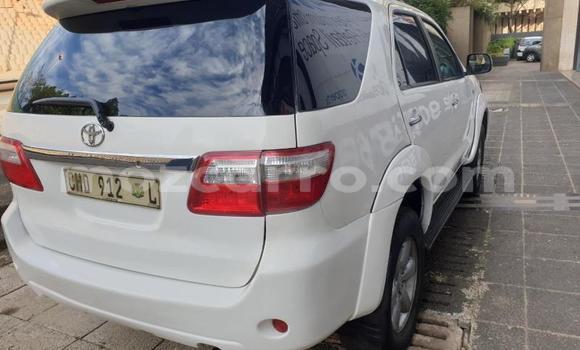 Buy Used Toyota Fortuner White Car in Beira in Sofala Buy Used Toyota Fortuner White Car in Beira in Sofala