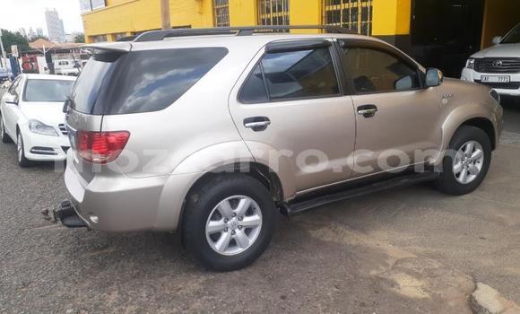 Buy Used Toyota Fortuner Silver Car in Beira in Sofala Buy Used Toyota Fortuner Silver Car in Beira in Sofala