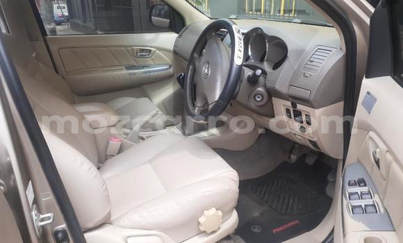 Buy Used Toyota Fortuner Silver Car in Beira in Sofala Buy Used Toyota Fortuner Silver Car in Beira in Sofala