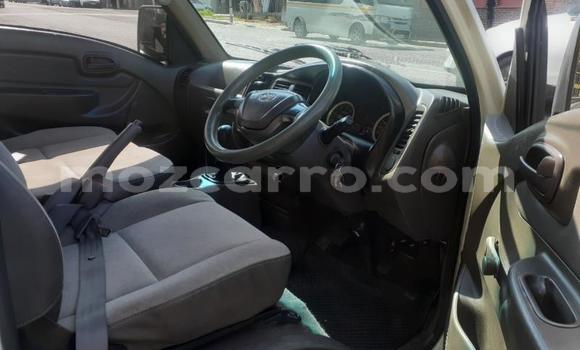 Comprar Usado Hyundai H1 Branco Carro em Beira em Sofala Comprar Usado Hyundai H1 Branco Carro em Beira em Sofala