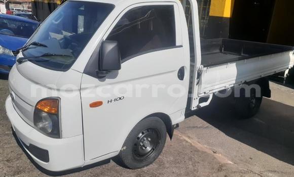 Comprar Usado Hyundai H1 Branco Carro em Beira em Sofala Comprar Usado Hyundai H1 Branco Carro em Beira em Sofala