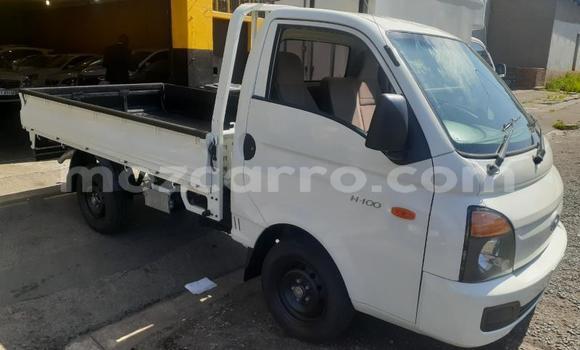 Comprar Usado Hyundai H1 Branco Carro em Beira em Sofala Comprar Usado Hyundai H1 Branco Carro em Beira em Sofala