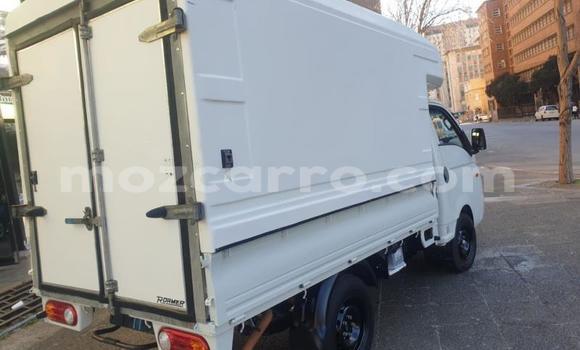 Buy Used Hyundai H1 White Car in Beira in Sofala Buy Used Hyundai H1 White Car in Beira in Sofala