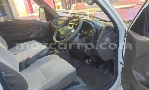 Buy Used Hyundai H1 White Car in Beira in Sofala Buy Used Hyundai H1 White Car in Beira in Sofala
