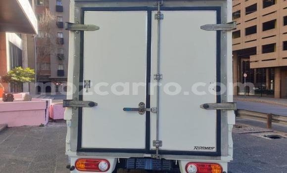 Buy Used Hyundai H1 White Car in Beira in Sofala Buy Used Hyundai H1 White Car in Beira in Sofala