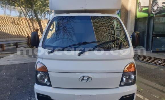 Buy Used Hyundai H1 White Car in Beira in Sofala Buy Used Hyundai H1 White Car in Beira in Sofala