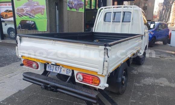 Buy Used Hyundai H1 White Car in Beira in Sofala Buy Used Hyundai H1 White Car in Beira in Sofala