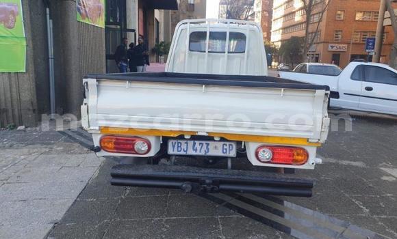 Buy Used Hyundai H1 White Car in Beira in Sofala Buy Used Hyundai H1 White Car in Beira in Sofala