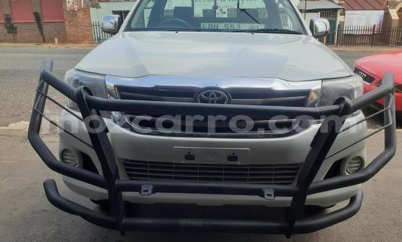 Buy Used Toyota Hilux Silver Car in Beira in Sofala Buy Used Toyota Hilux Silver Car in Beira in Sofala