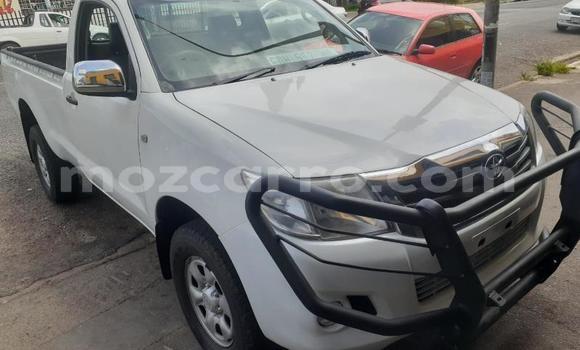 Buy Used Toyota Hilux Silver Car in Beira in Sofala Buy Used Toyota Hilux Silver Car in Beira in Sofala