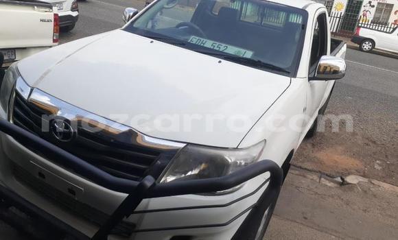 Buy Used Toyota Hilux Silver Car in Beira in Sofala Buy Used Toyota Hilux Silver Car in Beira in Sofala