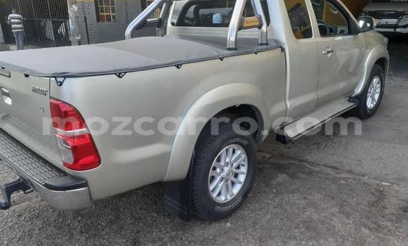Buy Used Toyota Hilux Silver Car in Beira in Sofala Buy Used Toyota Hilux Silver Car in Beira in Sofala