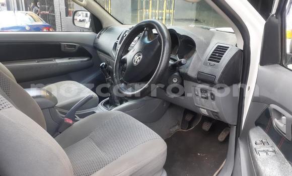 Buy Used Toyota Hilux Silver Car in Beira in Sofala Buy Used Toyota Hilux Silver Car in Beira in Sofala