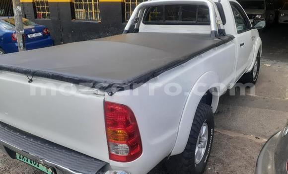 Buy Used Toyota Hilux Silver Car in Beira in Sofala Buy Used Toyota Hilux Silver Car in Beira in Sofala
