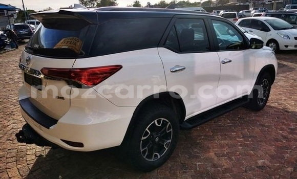 Nunua Ilio tumika Toyota Fortuner Nyeupe Gari ndani ya Maputo nchini Maputo Nunua Ilio tumika Toyota Fortuner Nyeupe Gari ndani ya Maputo nchini Maputo