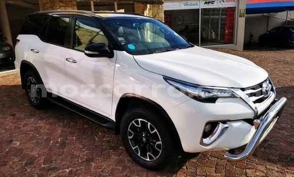 Nunua Ilio tumika Toyota Fortuner Nyeupe Gari ndani ya Maputo nchini Maputo Nunua Ilio tumika Toyota Fortuner Nyeupe Gari ndani ya Maputo nchini Maputo