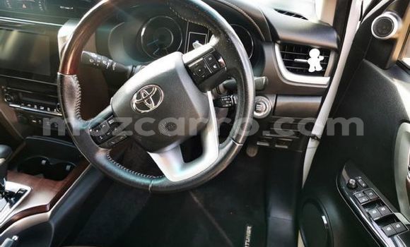 Nunua Ilio tumika Toyota Fortuner Nyeupe Gari ndani ya Maputo nchini Maputo Nunua Ilio tumika Toyota Fortuner Nyeupe Gari ndani ya Maputo nchini Maputo
