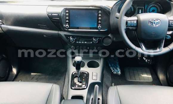 Nunua Ilio tumika Toyota Hilux Nyeupe Gari ndani ya Maputo nchini Maputo Nunua Ilio tumika Toyota Hilux Nyeupe Gari ndani ya Maputo nchini Maputo