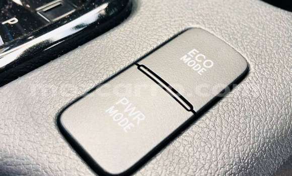 Nunua Ilio tumika Toyota Hilux Nyeupe Gari ndani ya Maputo nchini Maputo Nunua Ilio tumika Toyota Hilux Nyeupe Gari ndani ya Maputo nchini Maputo