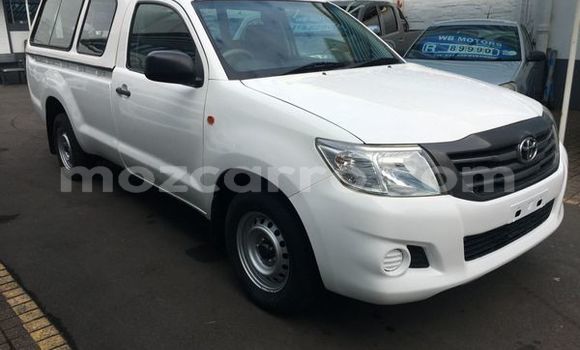 Comprar Usado Toyota Hilux Branco Carro em Maputo em Maputo