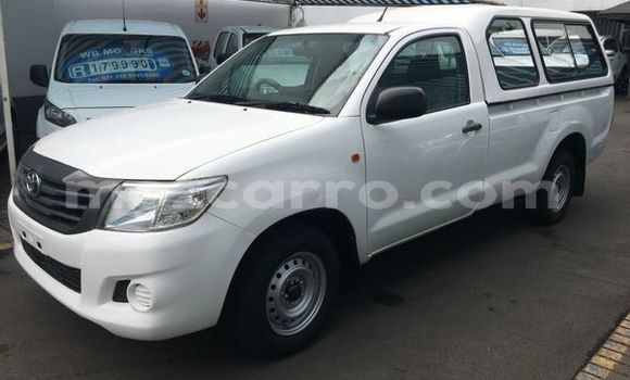 Nunua Ilio tumika Toyota Hilux Nyeupe Gari ndani ya Maputo nchini Maputo Nunua Ilio tumika Toyota Hilux Nyeupe Gari ndani ya Maputo nchini Maputo